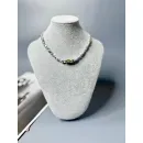 Чокер из серебряного гематита неправильной формы, с крупной золотой бусиной из мятого металла