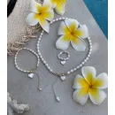 Комплект украшений из натурального жемчуга и подвеской с перламутром