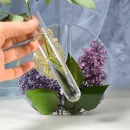 Ваза с колбой для одного цветка с настоящей сиренью внутри