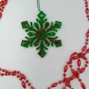 Снежинка на ёлку красно-зелёная