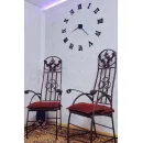 Трон из металлической проволоки