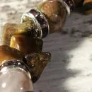 Браслет из яшмы и тигрового глаза