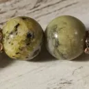 Браслет из серпентинита с хрусталем