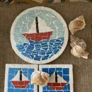 Подарочный набор подставок, декорированных мозаикой.