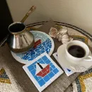 Подарочный набор подставок, декорированных мозаикой.