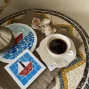 Подарочный набор подставок, декорированных мозаикой.