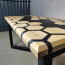 СТОЛ ИЗ МАССИВА ДУБА СОТЫ РЕКА Стол из массива дуба Соты река