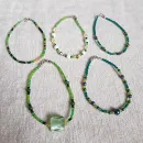 Браслеты из бисера с бусинами и кристаллами