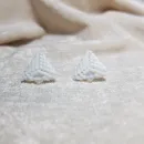 Серьги пусеты и жемчугом и биконусами Сваровски