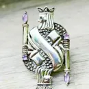 Винтажная серебряная брошь "Карточный король"