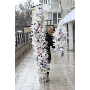 гирлянда из искусственных цветов на свадьбу