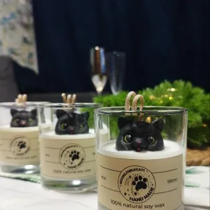 Свеча «Котик в молоке» черный