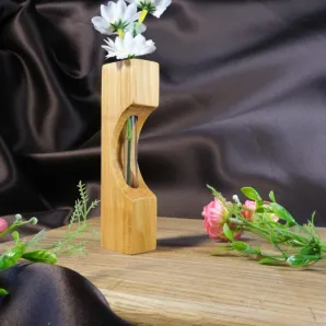 Ваза для цветов и сухоцветов из дерева с колбой