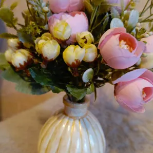 Цветок декоративный (искусственный) в горшке - нежное послание