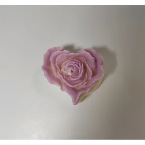 Свеча ручной работы "Роза в сердце" ароматическая