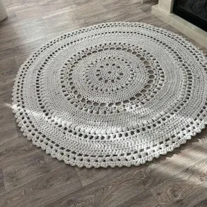 Ковер из трикотажной пряжи диаметром 1,5 м
