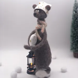 Вязаная интерьерная игрушка: Мишка-соня