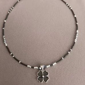 чокер черный клевер