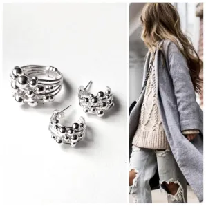 Серьги и кольцо из серебра с шариками