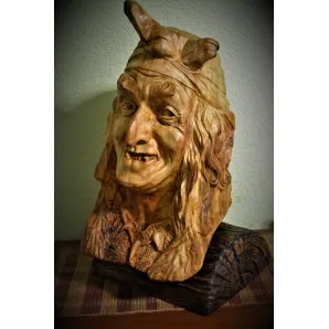 Скульптура Баба Яга из дерева, ручная работа