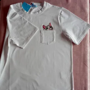 Футболка с вышивкой ручной работы Котик