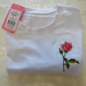 футболка женская с вышивкой купить