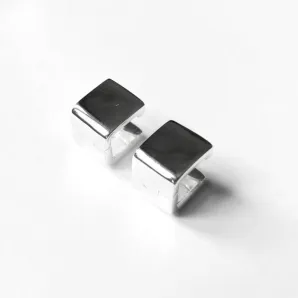 Серьги из серебра глянцевые хагги " кубики "