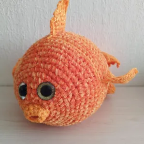 Игрушка шар золотая рыбка