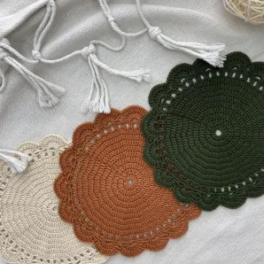 Вязаная салфетка из хлопка