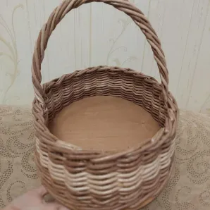 Корзина плетеная