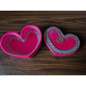 Шкатулка из бархата. Ручная работа. Отделка декоративной тесьмой.