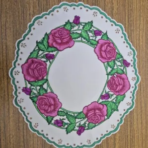 Салфетка "Венок из роз", выполнена методом гильоширования. Ручная работа