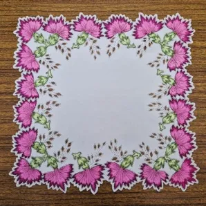 Салфетка "Гвоздики", выполнена методом гильоширования. Ручная работа