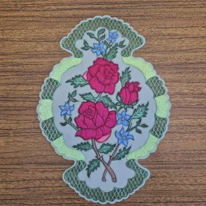 Салфетка "Зелёная" выполнена методом гильоширования. Ручная работа