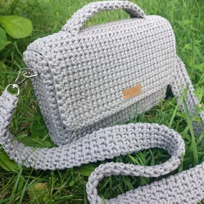 Женская вязаная сумка