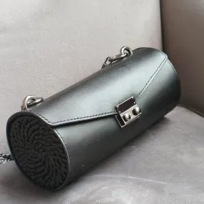 Сумка багет из натуральной кожи