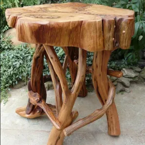 Табурет из массива можжевельника