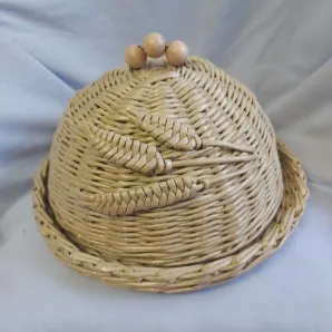 Хлебница из бумажной лозы