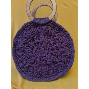 Сумка круглая с деревянными ручками