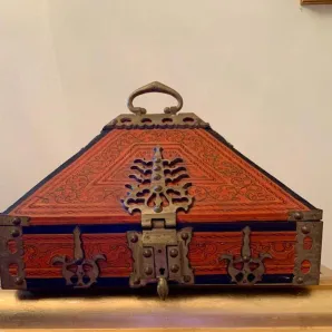 Расписная Старинная восточная шкатулка сундук