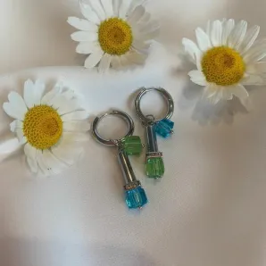 Комплект украшений из стеклянных бусин