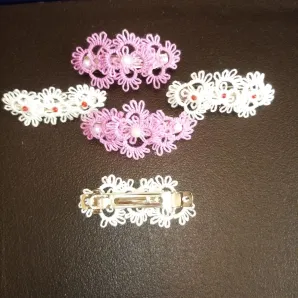 Украшения и заколки для волос в стиле фриволите