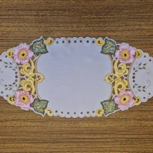 Салфетка "Белый овал"" создана методом гильоширования. Ручная работа