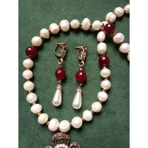 Колье и серьги в винтажном стиле