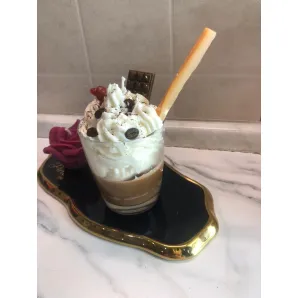 Свеча с кофейным ароматом в бокале