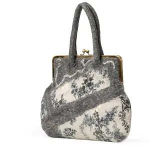 Сумка ридикюль в технике валяние из овечьей шерсти. Высота сумки 33 см, длина 32 см