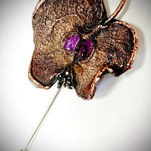 Брошь "Яблоко с аметистом"