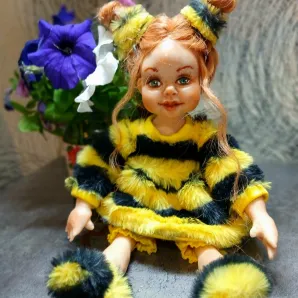 Кукла из полимерной глины "Пчёлка"