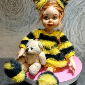 Кукла из полимерной глины "Пчёлка"