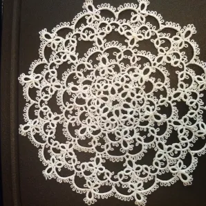 Украшения и заколки для волос в стиле фриволите